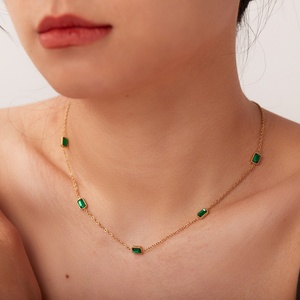 Collier vintage carré en zircon vert, collier en acier inoxydable plaqué or 18 carats, style INS, bijoux pour femmes - Product Image 2