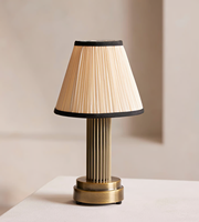 Lampe de table en laiton antique