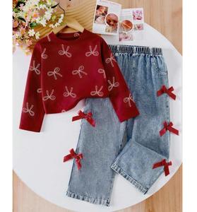 Completo OEM per Bambine 4-7 Anni: T-Shirt Corta con Stampa Farfalle e Maniche Raglan e Jeans Dritti con Elastico in Vita e Fiocco - Product Image 5