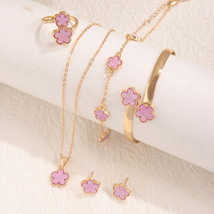 Ensemble de <span class=keywords><strong>bijoux</strong></span> 5 pièces tendance, plaqué <span class=keywords><strong>or</strong></span>, motif feuille et fleur colorée, comprenant collier, bracelet, jonc, bague, boucles d'oreilles et chaîne, motif trèfle, pour <span class=keywords><strong>femme</strong></span> - Product Image 1