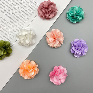 Capullos de rosa de tela pequeños y coloridos de 3 cm, flores hechas a mano para ropa, zapatos, sombreros, accesorios para el cabello, manualidades DIY. - Product Image 3