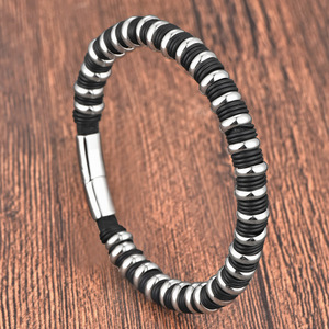 Bracelet en cuir tressé double couche fait main pour homme, cuir de vachette noir et acier inoxydable - Product Image 1