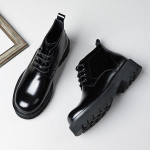 Bottes Martin en cuir de vachette à semelle épaisse, fermeture éclair latérale en cuir véritable, motifs sculptés à la main de style anglais - Product Image 6