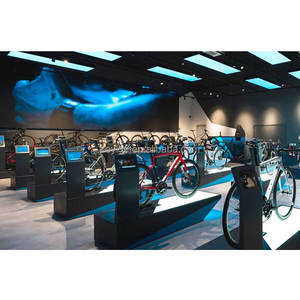 Accessoires de vélo électrique moderne, luminaires, magasin de vélo de détail personnalisé, Design d'intérieur pour hommes, Kit de cyclisme de montagne, présentoir au sol - Product Image 5