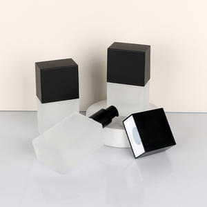 ขวดแก้วรองพื้นทรงสี่เหลี่ยมพร้อมปั๊มปั๊มขวดแก้วทรงสี่เหลี่ยมใสขุ่น - Product Image 6