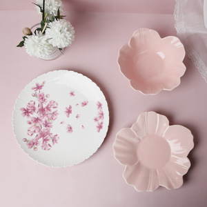 ชุดชามและจานเซรามิก - รูปทรงกลีบดอกซากุระสีชมพู ชุด 3 ชิ้น - Product Image 3