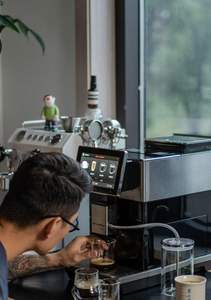 Machine à expresso de qualité hôtelière KS190 : Moulin intégré, capacité de 16 tasses, design portable en fer pour usage commercial - Product Image 5