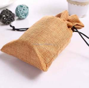 Sacs de bienvenue personnalisés en toile de jute marron - Product Image 3