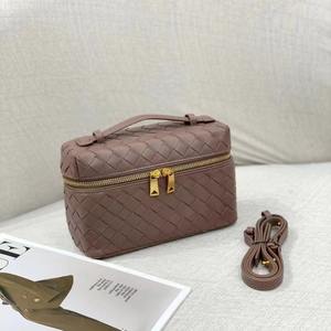 Sac à main tissé pour femme avec poignée supérieure et bandoulière amovible, multicolore - Product Image 5