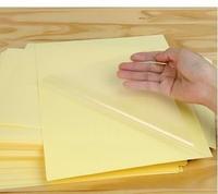 Rouleau de film adhésif simple face en BOPP/PET acrylique blanc avec revêtement antistatique, taille et épaisseur personnalisables pour l'utilisation en étiquetage