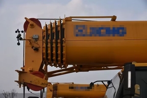 Promotion Export : Camion-grue d'occasion 60 tonnes d'origine, avec support logistique international et assurance qualité, incluant boîte de vitesses, moteur et pompe XCT60 - Product Image 4