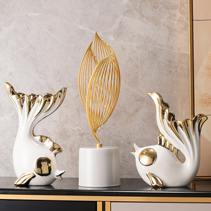 Escultura Metálica Abstracta Moderna de Lujo, Estatuas Decorativas para el Hogar, Adorno para Sala de Estar, Mueble para TV, Vinoteca, Entrada - Product Image 5