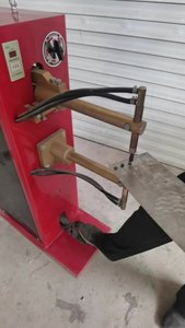 เครื่องเชื่อมจุดแบบใช้เท้าเหยียบหลายจุดสำหรับงานอุตสาหกรรม ใช้กับกล่องและ<span class=keywords><strong>ตู้</strong></span>เหล็กชุบสังกะสีและสแตนเลส - Product Image 2