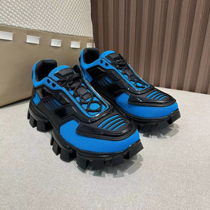 Chaussures à plateforme pour femmes de haute qualité et luxueuses, avec amorti et propriétés anti-odeurs, conçues pour une marche élégante et un confort optimal. - Product Image 1