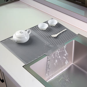 실리콘 식기 건조 매트 내장 배수 립이 있는 주방 카운터 미끄럼 방지 및 열 차단 패드 - Product Image 1
