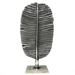 Escultura Moderna de Hoja de Plátano de Metal Plateado, Estatua de Hoja Tropical, Objeto de Arte Botánico sobre Base Cuadrada, Decoración para el Hogar - Product Image 1