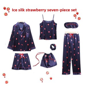 Lussuoso Set Pigiama Estivo da Donna in Sette Pezzi: Completo a Maniche Lunghe, Pantaloncini e Canotta con Motivi Gru in Seta Ghiaccio Traspirante - Product Image 3