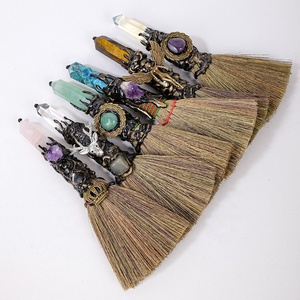 Bán buôn chữa bệnh tự nhiên đá thủ công tinh thể pha lê điểm cột ma thuật phù thủy chổi - Product Image 1