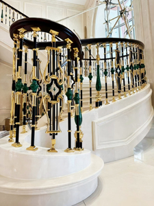 Hiện Đại Sang Trọng Vàng Và Màu Đen Xoắn Ốc Cầu Thang Lan Can Nhôm Lục Bình Cho Biệt Thự Ban Công - Product Image 5