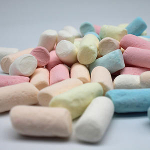 Caramelo de malvavisco liofilizado con sabor afrutado al por mayor, caramelo de algodón crujiente dulce en forma de tiza colorida empaquetado en bolsas - Product Image 2