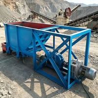 Alimentateur à chute robuste à mouvement alternatif pour le transport de minerai brut en morceaux grossiers