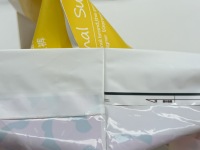 Sacs d'emballage personnalisés en LDPE avec poignée à rabat, soufflet latéral, résistants à l'humidité, pour produits pour bébés