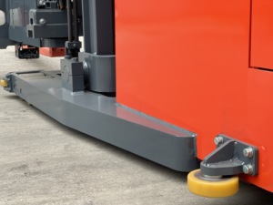 Stand-on Vna <strong>Forklift</strong> 1.5T <strong>3</strong> <strong>Way</strong> Pallet Stacker <strong>Forklift</strong> Three <strong>Way</strong> Electric <strong>Narrow</strong> <strong>Aisle</strong> Reach Truck Stacker Moving - Product Image 6