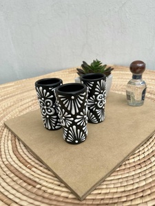 Verres à liqueur de tequila personnalisés de 2 oz tasse en céramique peinte à la main avec des cadeaux de conception de poterie mexicaine Talavera pour les amis - Product Image 2