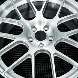 Neue Mehrspeichen-Leichtmetallfelgen in Hochwertiger Schmiedeausführung, Gebürstetes Silber, Tiefer Konkav, 18-22 Zoll, Individuelles PCD ET für Autos und SUVs, Maßgefertigte Räder - Product Image 3