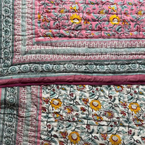 Meilleur imprimé Rajasthani fait à la main 100% pur coton Kantha Quilt Organic KanthaQuilt Organic Reversible KanthaQuilt pour les utilisations hivernales - Product Image 1
