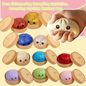 Dumplings mystères colorés, moyens, en forme de smiley, à presser, avec gros paillettes, avec emballage, unisexe - Product Image 2