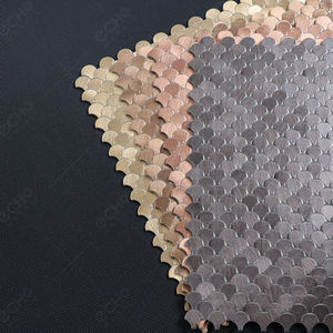 Mosaico de Aluminio Gravitacional Cepillado de Lujo, Color Dorado Metálico, Forma de Mini Concha para Decoración de Paredes - Product Image 6