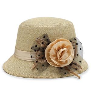 Chapeau en lin <span class=keywords><strong>de</strong></span> style britannique pour femmes d'âge moyen et seniors Chapeau <span class=keywords><strong>de</strong></span> <span class=keywords><strong>pot</strong></span> <span class=keywords><strong>de</strong></span> <span class=keywords><strong>fleurs</strong></span> <span class=keywords><strong>de</strong></span> couleur pure pour le printemps et l'été pour les fêtes en plein air - Product Image 4