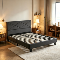 Lit plateforme rembourré en tissu avec cadre en bois au design moderne et minimaliste personnalisable, pour usage hôtelier