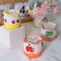 Bougie en céramique de Jingdezhen peinte à la main avec un adorable motif de fruits, style créatif unique, cadeau d'anniversaire parfait pour les proches