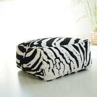 Pouf moderne à faux pouf imprimé zèbre, tabouret à un siège écologique et durable pour se reposer, lire et jouer
