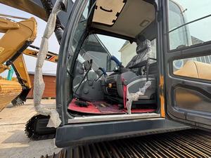 Excavatrice hydraulique Hyundai 300LC-9S d'occasion à haute efficacité avec cabine confortable pour les travaux d'infrastructure et de construction routière à grande échelle - Product Image 6