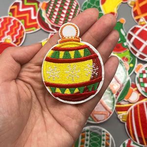 Patch thermocollant en chenille brodé, motif cloches de Noël, écologique, pour la décoration de vêtements et de chaussettes - Product Image 3