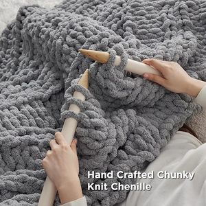 Jeté en tricot doux et confortable de luxe pour le salon, la chambre à coucher, grand jeté de lit, gris foncé, jeté en chenille épais - Product Image 3
