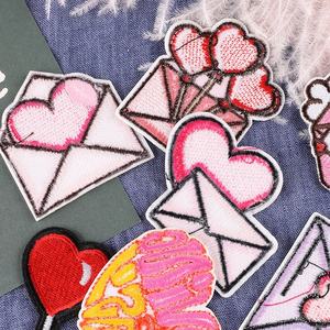 Valentijnsdag Serie Logo Hart Geborduurde Patch Stof Computer Geborduurde Kleding Accessoires Voor Hoeden En Kleding - Product Image 4