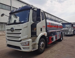 Camion-citerne FAW 15000L, réservoir en alliage d'aluminium, véhicule de transport de liquides inflammables, capable de fournir du carburant à d'autres équipements - Product Image 1
