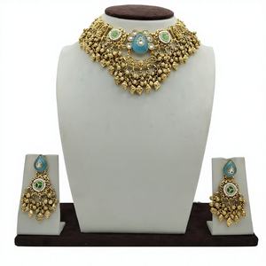 Conjunto de collar choker tradicional chapado en plata con piedras azules y verdes, cuentas de moneda y pendientes a juego. - Product Image 3