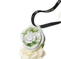 Diffuseur de parfum en plâtre floral sculpté de qualité supérieure, pierre aromatique suspendue en gypse naturel pour placard, armoire, voiture, désodorisant, cadeau