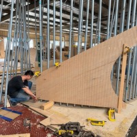 Escaliers intérieurs en bois haut de gamme sur mesure, avec marches en bois massif, fournis directement par l'usine du Jiangsu
