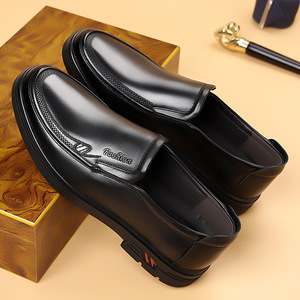 Black Leather Slip-On Loafers <b>For</b> <b>Men</b> Low <b>Heel</b> Comfortable Business Casual Shoes Standard Thickness Rubber Outsole - Product Image 2