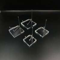 Présentoir à bijoux moderne en cristal aux formes personnalisées, Organisateur de parfums aux formes personnalisées, Tailles personnalisables en acrylique pour support de minéraux
