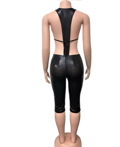 طقم نسائي مكون من قطعتين موديل G01039C لعام 2025، بدلة ضيقة مثيرة من الحرير بفتحة رقبة عميقة على شكل V وظهر مفتوح + شورت قصير متناسق، ملابس نادي ليلي أنيقة - Product Image 2