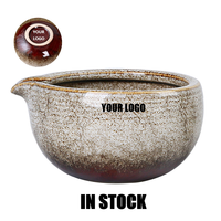 En stock, bol à matcha en céramique japonaise de luxe avec logo personnalisé, bol à thé matcha fait à la main, chawan avec bec verseur pour cérémonie