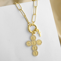 ASJEWELRY Collier en laiton plaqué or avec chaîne trombone et double pendentif croix en zircon cubique, bijou amulette catholique 2608 Nkey59