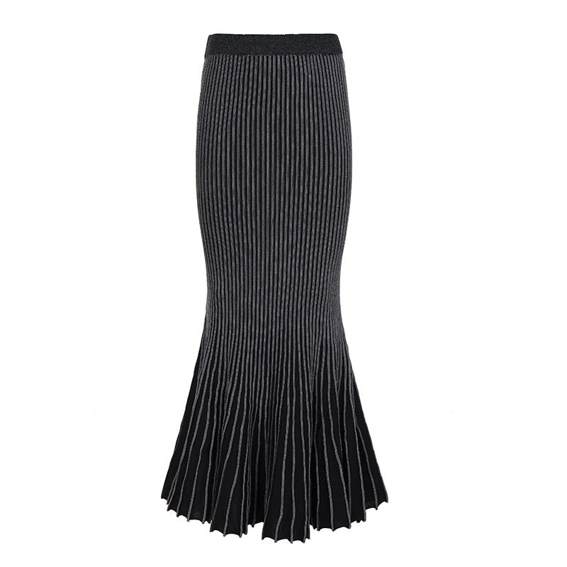 สีเทาเข้ม